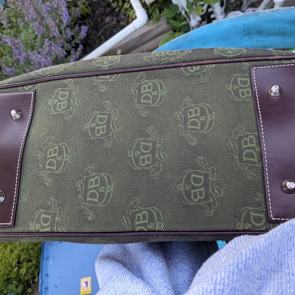 Dooney Bourke Monogram Signature Large Tote | Mercari Dooney & Bourke Green & Brown Leather Tote Bag
